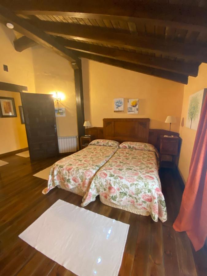 Casa Rural Dos Reales San Cristobal de Boedo Екстер'єр фото